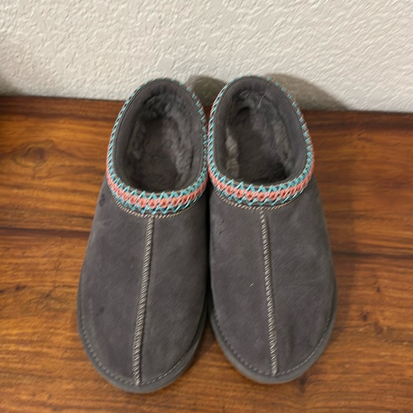 UGG Tasman - Picture 1 of 3